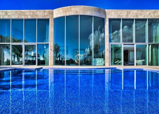 Unica villa di lusso con 2 camere da letto, 6 posti letto, piscina privata, vista fantastica