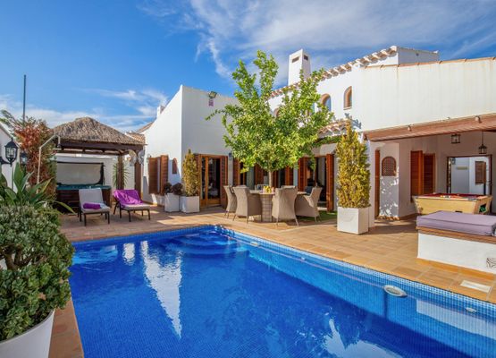 Villa con 7 camere da letto per 15 pers Piscina riscaldata, sauna, vasca idromassaggio su El Valle Golf, Murcia